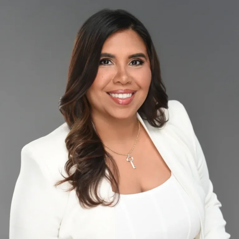 Myrna Santiago Mendoza